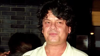 Ο Βλάσσης Μπονάτσος 48 χρόνια πριν - Η απίθανη ομοιότητά του με τον Μικ Τζάγκερ