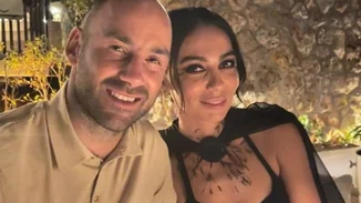 Ολυμπία Χοψονίδου & Βασίλης Σπανούλης | Η φωτογραφία με τα έξι παιδιά τους - Ντύθηκαν ασορτί