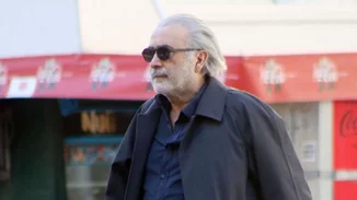 Λάκης Λαζόπουλος | Η παράξενη συνήθειά να κουρεύεται νύχτα