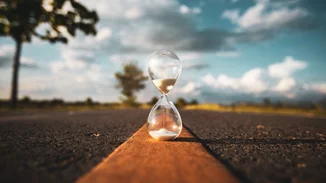 Φωτογραφία από το 1936 πυροδοτεί θεωρίες ότι το ταξίδι στο χρόνο ίσως τελικά να είναι εφικτό