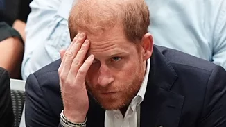 Ο πρίγκιπας Harry "πρόδωσε" την κατάσταση του βασιλιά Καρόλου | "Δεν ξέρω πόσος χρόνος τού απομένει..."