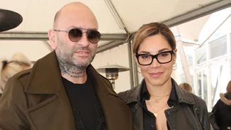 Μαριάντα Πιερίδη - Δημήτρης Κατριβέσης | Πλάνα από το πολυτελές σπίτι τους με το μεγάλο κήπο στην Γλυφάδα