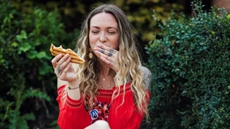 Δέκα υγιεινά σνακ που μπορείς να έχεις στην τσάντα σου όταν ταξιδεύεις