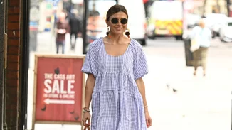 Τα smock φορέματα έχουν ακόμα την έγκριση των fashionistas