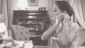 Έλλη Λαμπέτη | Η μάχη με τον καρκίνο, η απαγωγή της κόρης της και ο άδοξος έρωτας με τον Δημήτρη Χόρν