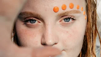 Το "θαυματουργό" προϊόν για τα σπυράκια που χρησιμοποιούν οι celebrities σε κάθε emergency