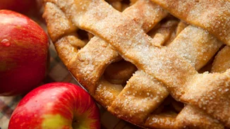 Μηλόπιτα ανάποδη με καραμελωμένα μήλα από την Αργυρώ Μπαρμπαρίγου