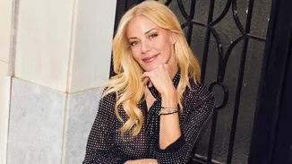 Η Ζέτα Μακρυπούλια προτείνει τον πιο ευφάνταστο τρόπο για να φορέσεις το αγαπημένο σου t-shirt