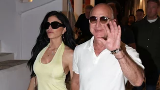 Lauren Sanchez | Με τον Jeff Bezos και τον πρώην σύντροφό της για διακοπές στην Ελλάδα - Το κίτρινο φόρεμά της