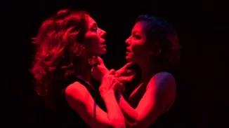 Έξι θεατρικές παραστάσεις επιστρέφουν