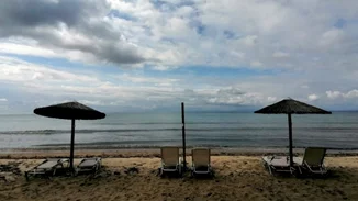 Καιρός | Έως τους 30 βαθμούς η θερμοκρασία - Δυνατοί άνεμοι έως 8 μποφόρ στο Αιγαίο