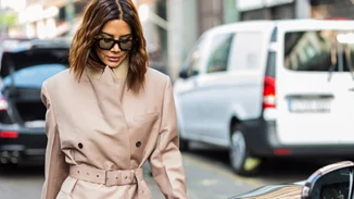 Η Mango καμπαρντίνα που θα αγοράσεις τώρα και θα φοράς και όλη την άνοιξη