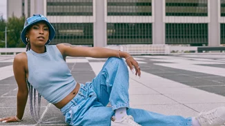 5 + 1 σύνολα για να ανανεώσεις το κλασικό jean look