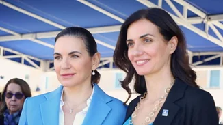 Όλγα Κεφαλογιάννη | Με την Αναπληρώτρια Περιφερειάρχη Αττικής, Χριστίνα Κεφαλογιάννη, στην παρέλαση της Αθήνας