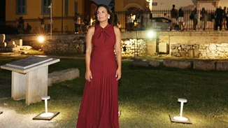 Όλγα Κεφαλογιάννη | Σπάνια κοσμική εμφάνιση με τις αδελφές της, Δανάη και Χριστίνα