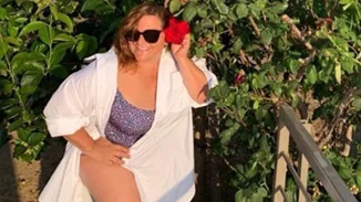 Η Βίκυ Σταυροπούλου φόρεσε τα πιο άνετα σανδάλια, που δεν θα φύγουν ποτέ από τις τάσεις