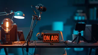 "Jeronimo Groovy" | O θρυλικός "Ινδιάνος" των FM που σημάδεψε μία ολόκληρη γενιά