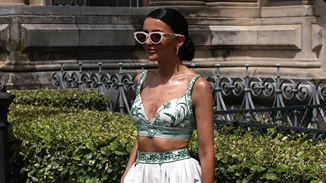 Εάν γίνεσαι κουμπάρα σε γάμο, αυτό είναι το λάθος που δεν πρέπει να κάνεις στο outfit σου