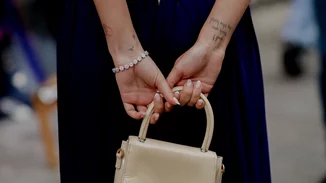 Τα μόνα 3 χρώματα νυχιών που έχουν σημασία φέτος το φθινόπωρο