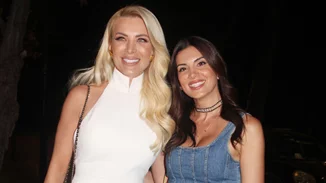 Σταματίνα Τσιμτσιλή και Κατερίνα Καινούργιου | Φόρεσαν το ίδιο μαύρο φόρεμα από τη Massimo Dutti