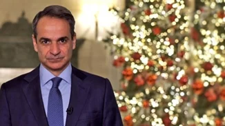 Αύξηση κατώτατου μισθού από 1η Απριλίου, ένα μήνα νωρίτερα - Άρωμα εκλογών στο πρωτοχρονιάτικο μήνυμα Μητσοτάκη