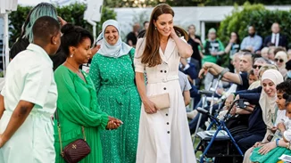 Ο πιο κομψός τρόπος για να φορέσεις ένα λευκό φόρεμα το καλοκαίρι είναι αυτός που επέλεξε η Kate Middleton