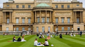 Οι κήποι των ανακτόρων του Μπάκιγχαμ ανοίγουν τις πύλες τους για το κοινό