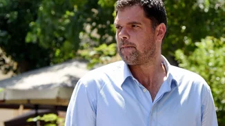 Δημήτρης Παπανικολάου για την κόρη του | "Δεν λάμβανε προσκλήσεις για πάρτι, αντιμετωπίσαμε αποκλεισμούς"