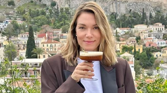 Η Βίκυ Καγιά με το χρώμα μανικιούρ που δείχνει πιο κομψό σε κοντά νύχια