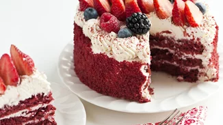 To Red Velvet Cake του έρωτα | Η πιο εύκολη συνταγή του Άκη Πετρετζίκη που πρέπει να δοκιμάσεις