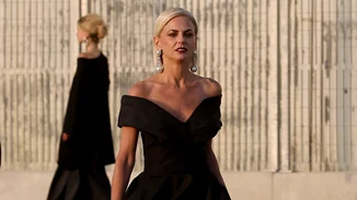 Χριστίνα Κοντοβά | Με πρωινό look στα ωραιότερα χρώματα για το φθινόπωρο