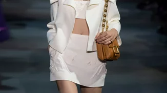 Η iconic φούστα - σορτς της Zara από το 2013 επέστρεψε πιο ανανεωμένη από ποτέ