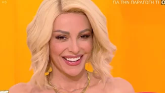 Μπέττυ Μαγγίρα | Έγινε ξανθιά και μας άφησε άφωνους