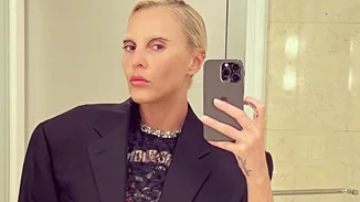 Από ξανθιά μελαχρινή και από μελαχρινή, κοκκινομάλλα σε λίγα λεπτά | Τα πολλά πρόσωπα της Τάμτα