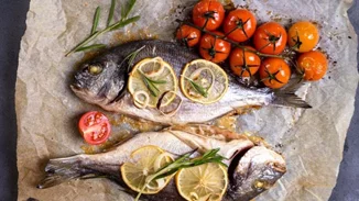 Τσιπούρα ψητή στον φούρνο από την Αργυρώ Μπαρμπαρίγου