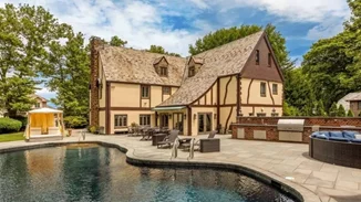 Διακοπές στην Airbnb έπαυλη του Vito Corleone