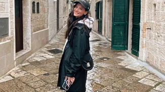 Χριστίνα Μπόμπα | Ο άψογος casual τρόπος που φόρεσε το blazer της σε πρωινή βόλτα