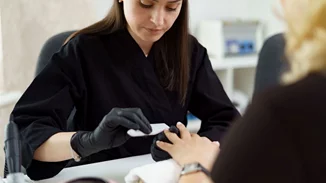 Nail seminars | Πώς θα γίνεις τεχνίτρια περιποίησης άκρων σε λίγες εβδομάδες