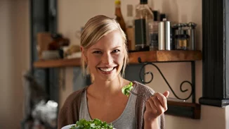 3 καθημερινές συνήθειες που θα σε βοηθήσουν να βελτιώσεις (και) το σώμα σου