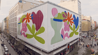 Ζωγραφίζοντας το μέλλον | Η νέα πρόσοψη του πολυκαταστήματος notos δίνει πολύχρωμο παλμό στην πόλη