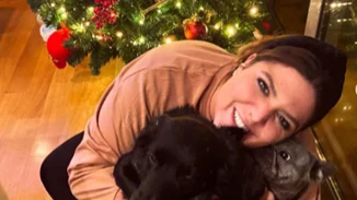 Δανάη Μπάρκα | Στόλισε και μας δείχνει το χριστουγεννιάτικο δέντρο της (pics)