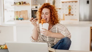 Γιατί ακόμα πεινάω ενώ μόλις έφαγα; Η διαιτολόγος απαντά