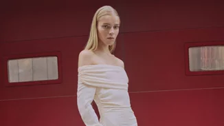 Το viral φόρεμα από τη Mango που θα φορέσεις τώρα και την άνοιξη είναι σε έκπτωση