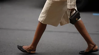 Οι μπαλαρίνες με δίχτυ που δεν πρέπει να λείπουν από τη βαλίτσα των διακοπών σου