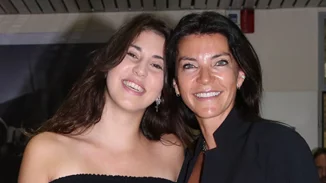 Μαρίνα Βερνίκου | Σπάνια βραδινή εμφάνιση με τη μεγαλύτερη κόρη της, Ντεμήλια Καμπουρίδη
