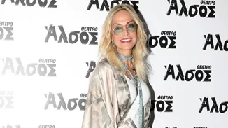 Η Άννα Βίσση σε χαλαρές στιγμές εν πλω με τα εγγόνια της