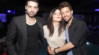 Πριν 39 χρόνια γεννήθηκαν στην Ελλάδα τα πρώτα τρίδυμα από εξωσωματική- Ο Κωνσταντίνος Αργυρός και τα αδέλφια του!