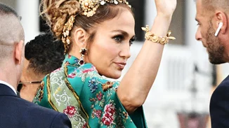 Jennifer Lopez | Το επιβλητικό beauty look της στο σόου των D&G στη Βενετία