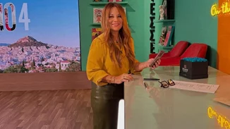 Η Νάνσυ Ζαμπέτογλου με τη σατέν φούστα που θα φορέσεις σίγουρα τους επόμενους μήνες