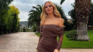 Η Ελένη Βουλγαράκη με το πιο girly φόρεμα από τη Zara για τις βραδινές εξόδους της άνοιξης